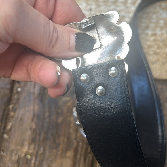 Vintage Lake Shore Drive Women’s Black Leather Belt W/ Silver Filigree Buckle ML - Picture 4 of 8